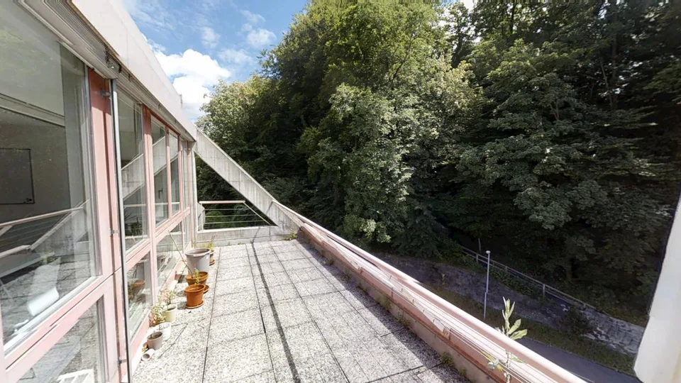 Ampii uffici di 12 locali con balcone e vista panoramica a Vevey con 4 posti auto
