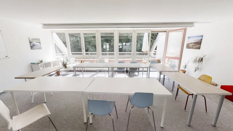 Ampii uffici di 12 locali con balcone e vista panoramica a Vevey con 4 posti auto