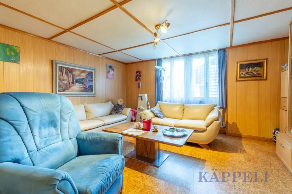 Charming and well-maintained two-family house in a central location in the rural Uebeschi – photo 16 of 17