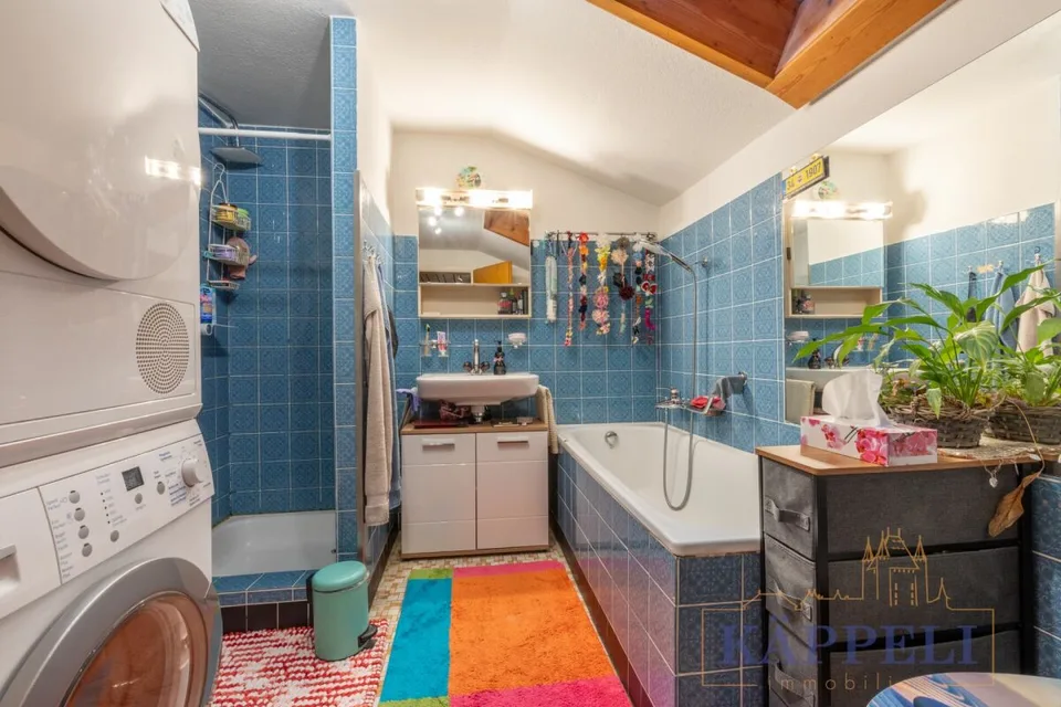 Charming and well-maintained two-family house in a central location in the rural Uebeschi – photo 10 of 17