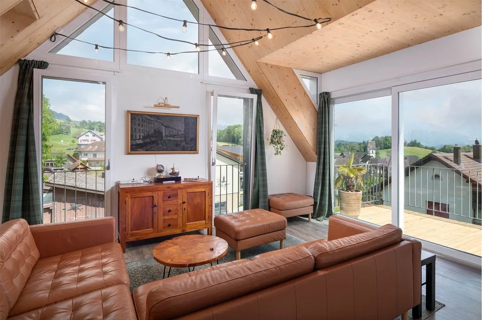 Modernes 6.5 Zi.- EFH, Studio und Erweiterungspotential