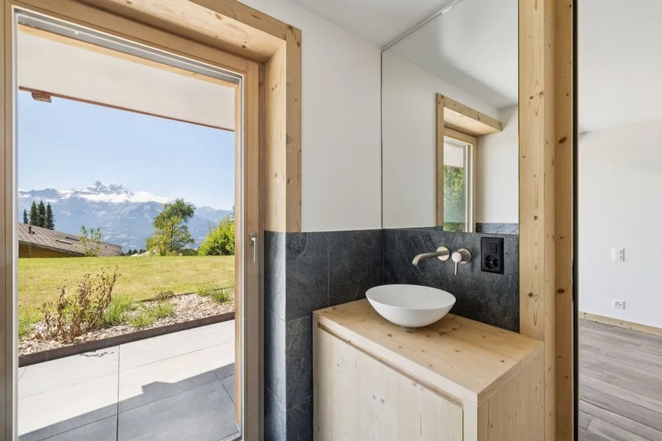 Seltenes Duplex mit Garten, Ski-in & Ski-out, atemberaubender Blick! – Foto 9 von 13