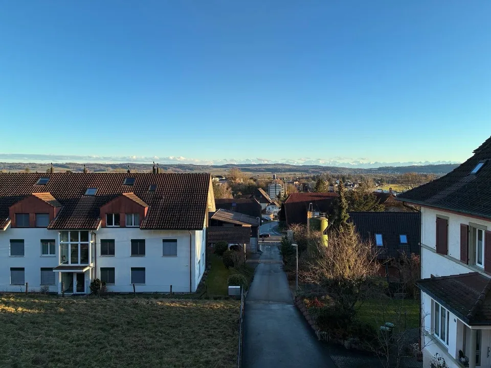 Einfamilienhaus mit 2 Wohnungen und wunderbarer Weitsicht in die Berge