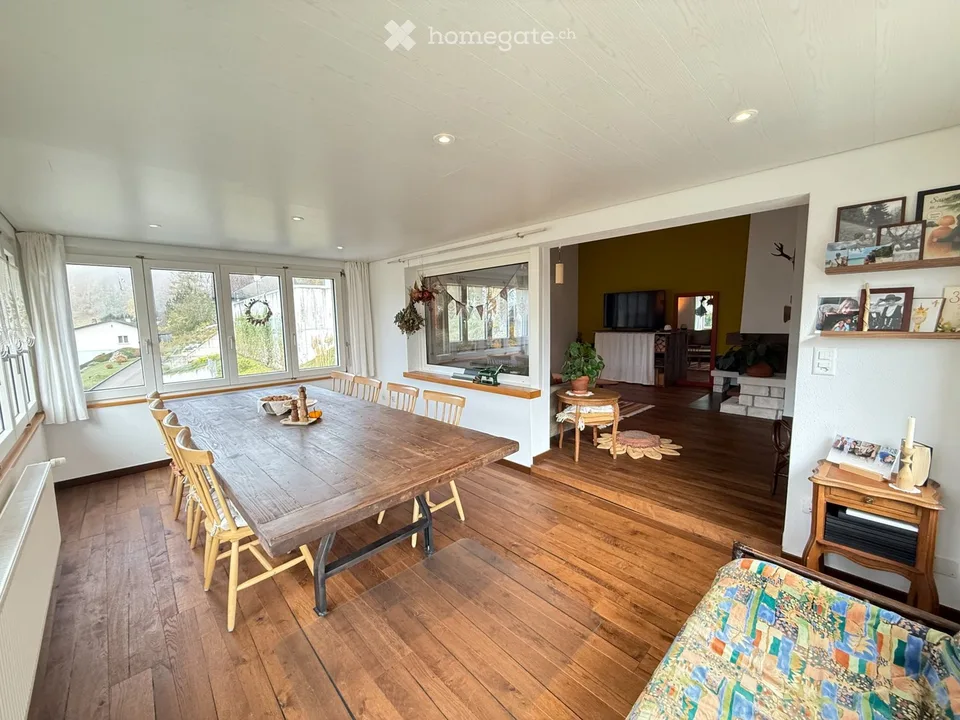 Casa in vendita di 6.5 locali nel villaggio di Soyhières