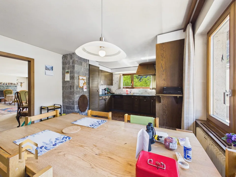 Maison unifamiliale spacieuse dans un emplacement fantastique
