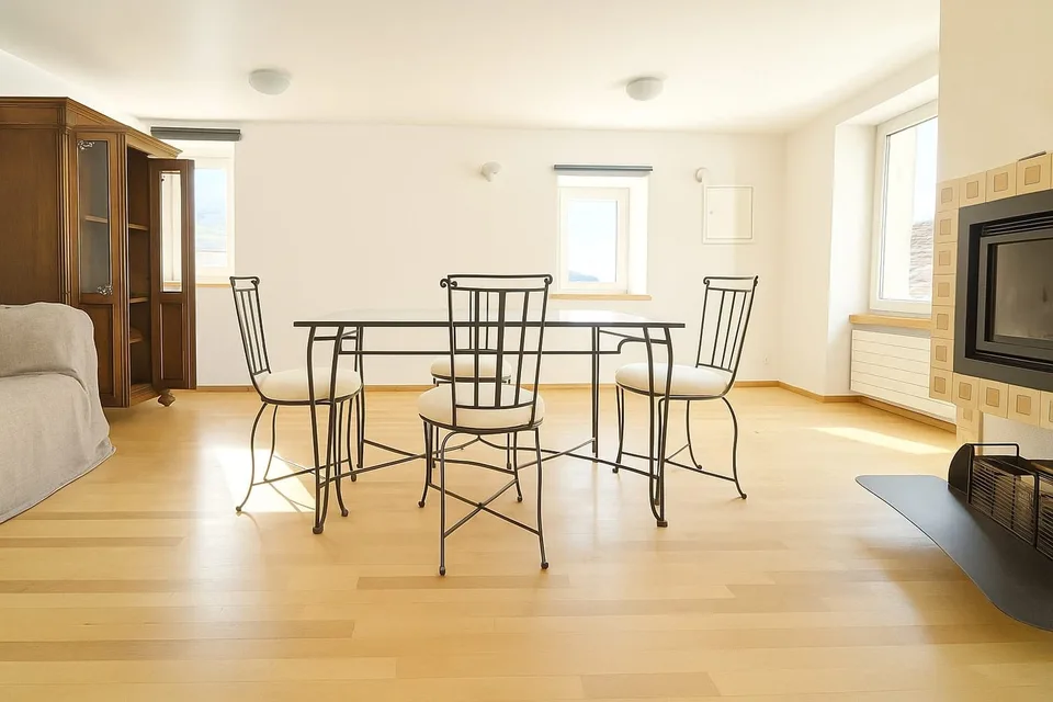 Casa ristrutturata nel nucleo di Bogno, con grande terrazza