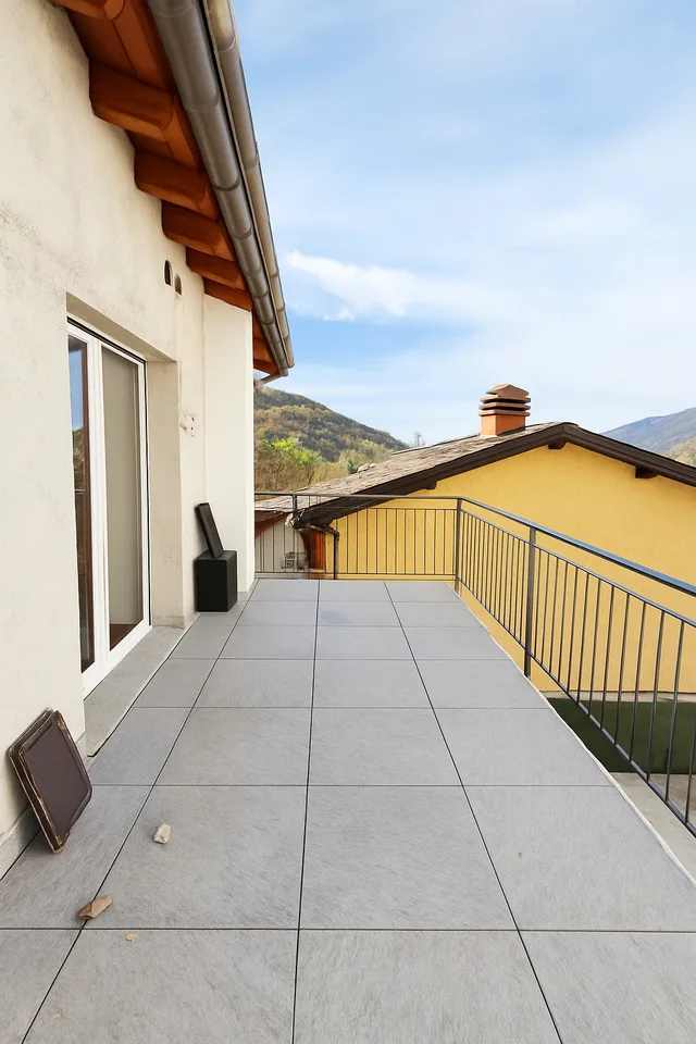 Casa ristrutturata nel nucleo di Bogno, con grande terrazza
