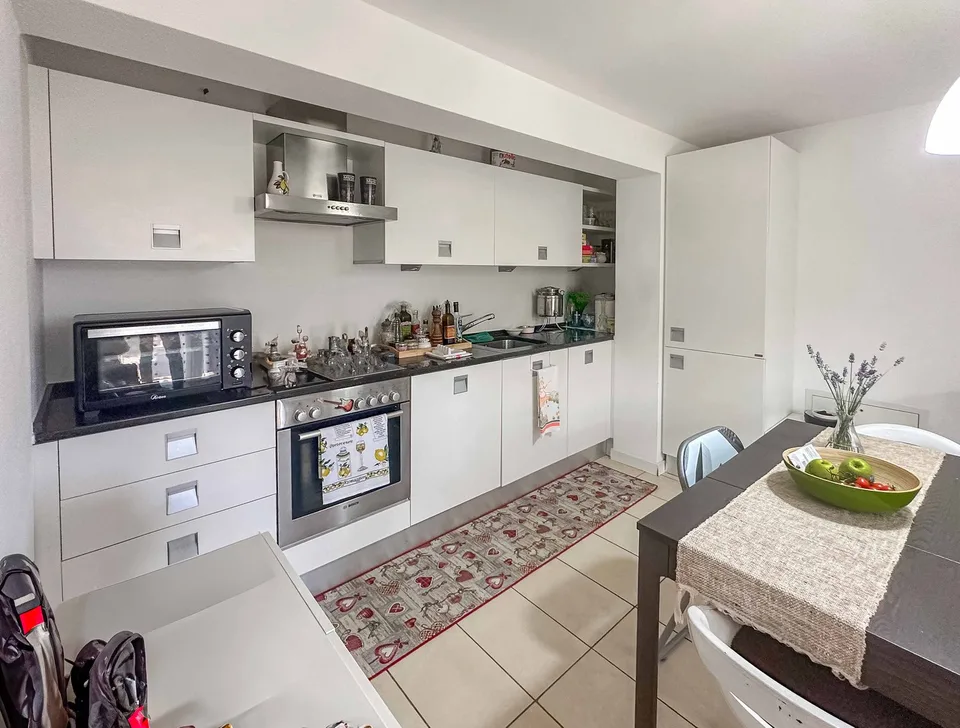 Geräumige 2.5-Zimmer-Wohnung mit Garten in Arzo