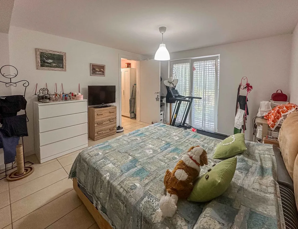 Geräumige 2.5-Zimmer-Wohnung mit Garten in Arzo