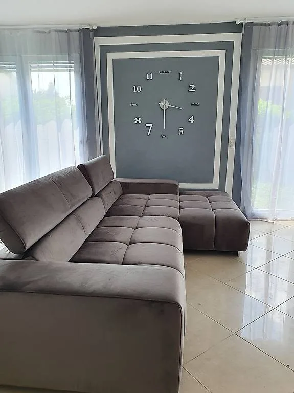 Casa unifamiliare moderna a Pregassona con giardino privato
