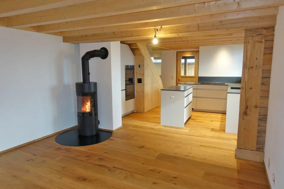 Appartement de vacances 4.5 pièces n° 2 dans une maison historique de deux familles à Luven