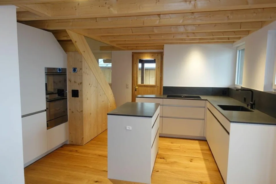 Appartement de vacances 4.5 pièces n° 2 dans une maison historique de deux familles à Luven
