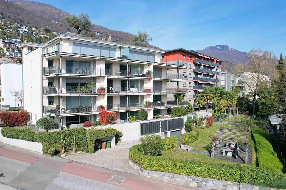 Appartamento con grande terrazza coperta in zona comoda e strategica