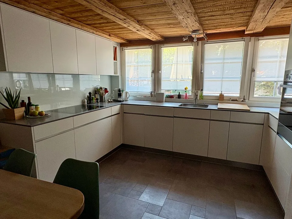 Historisches Mittelhaus mit Einliegerwohnung im Herzen des alten Dorfkerns von Opfikon