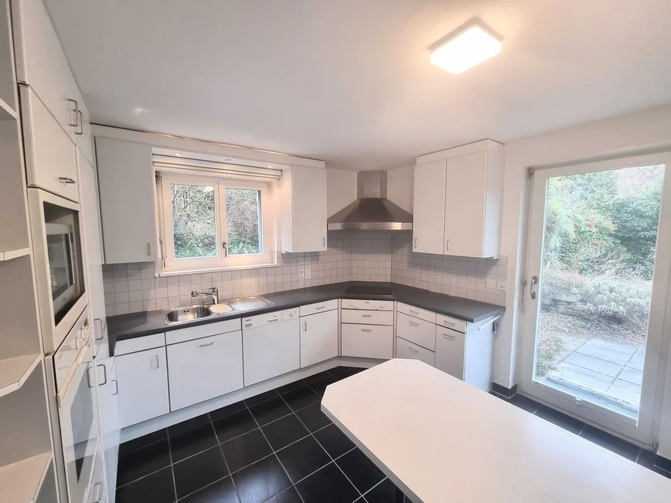 10-Zimmer-Villa mit Bergsicht und Wintergarten in Riehen kaufen