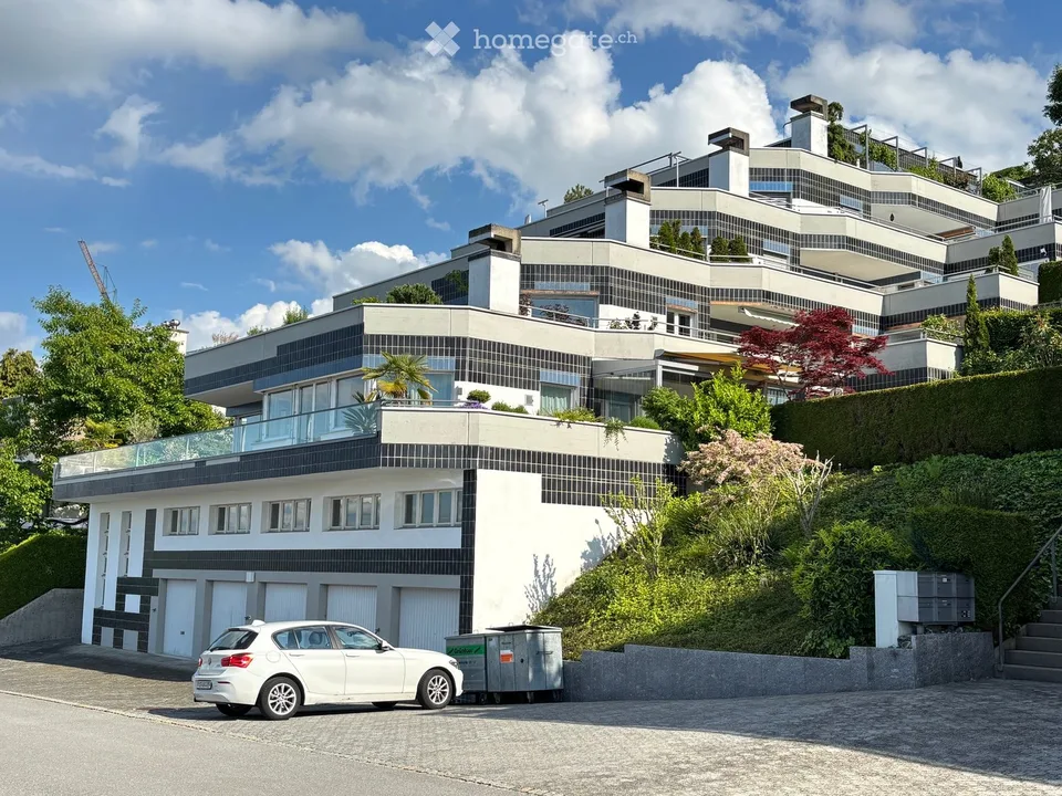Grosszügige 6.5-Zimmer-Terrassenwohnung mit Panoramablick in Rorschacherberg