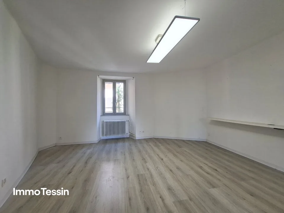 Appartement exceptionnel dans le Nucleo de Rovio plein de charme et d'histoire avec vue sur le lac – photo 12 sur 13