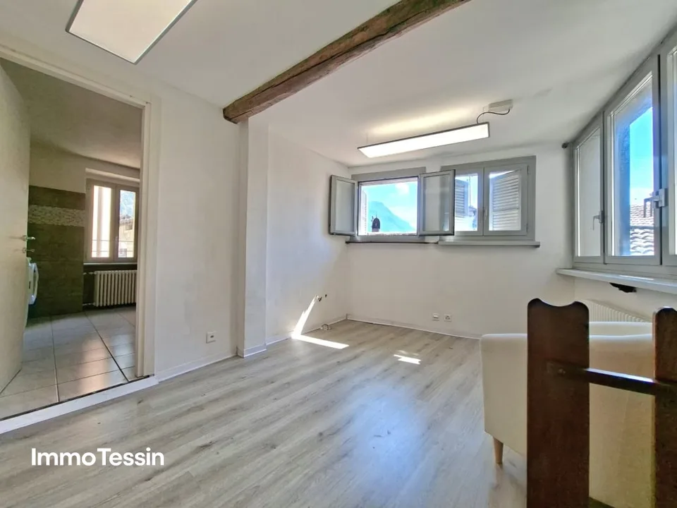 Appartement exceptionnel dans le Nucleo de Rovio plein de charme et d'histoire avec vue sur le lac – photo 11 sur 13