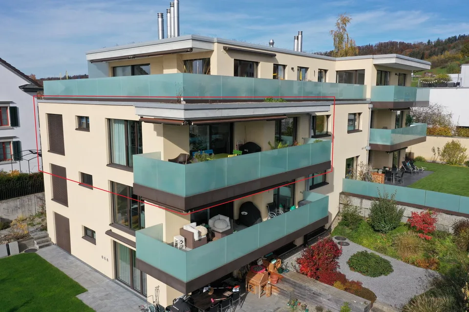 Moderne 4.5-Zimmer-Wohnung mit Blick auf den See- und in die Berge