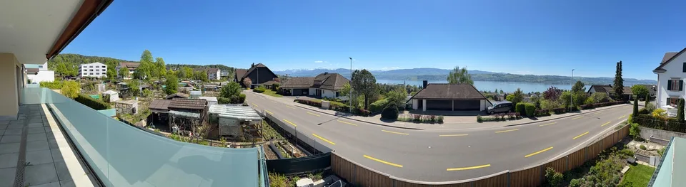Moderne 4.5-Zimmer-Wohnung mit Blick auf den See- und in die Berge