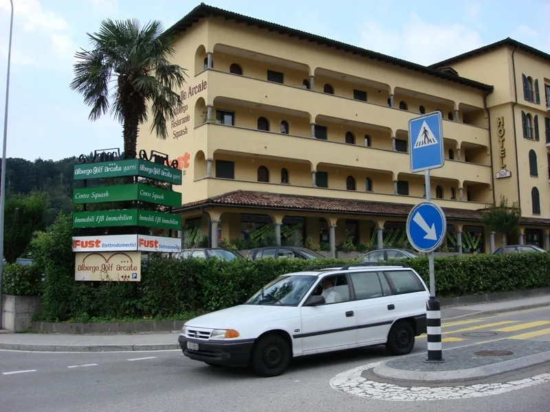 Vendesi, Negozio, 6616 Losone, Rif. Negozio no. 3