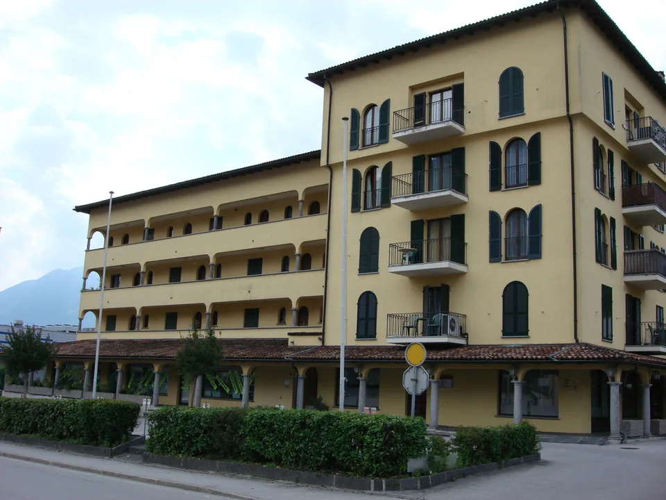Vendesi, Negozio, 6616 Losone, Rif. Negozio no. 3