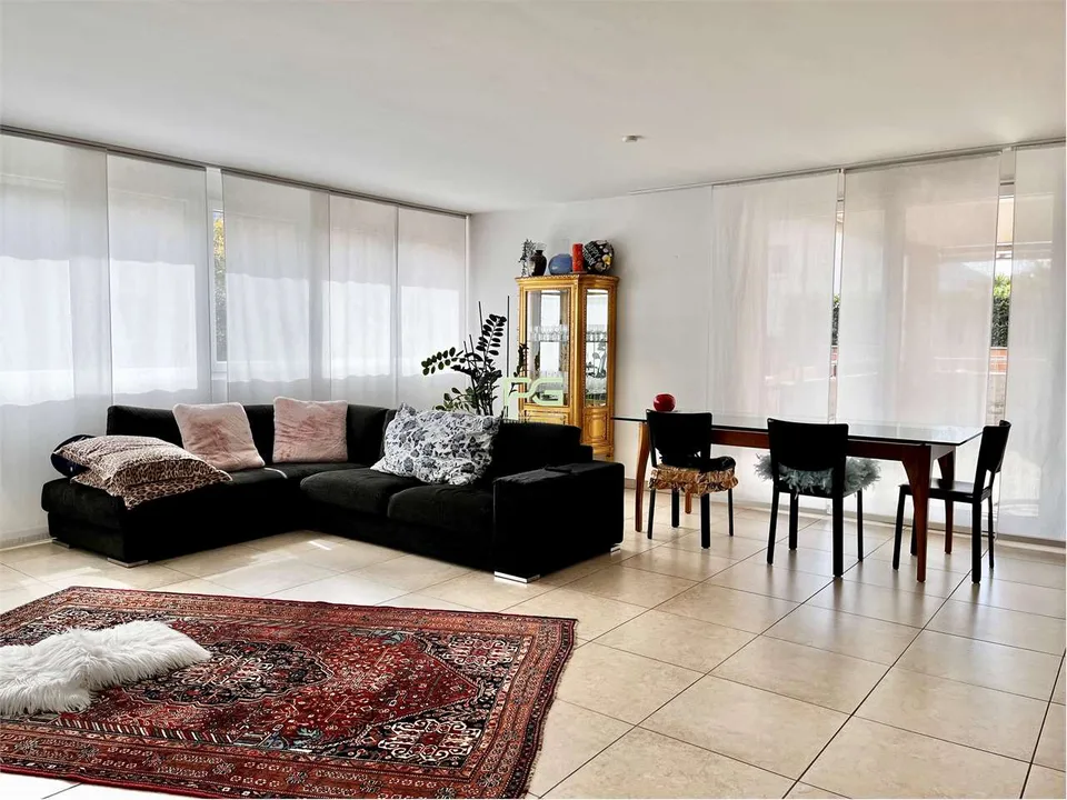 Geräumige 4.5-Zimmer-Wohnung mit Garten