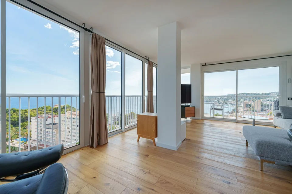 Exklusives Penthouse mit fantastischer 180 Grad-Meersicht in der Nähe des Königpalastes Marivent!