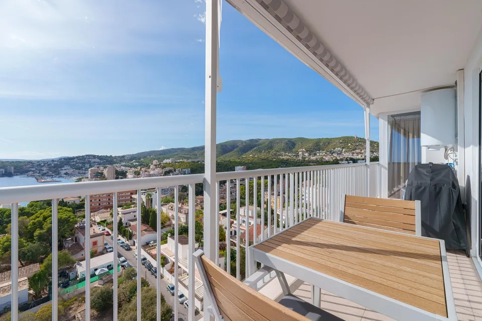 Exklusives Penthouse mit fantastischer 180 Grad-Meersicht in der Nähe des Königpalastes Marivent!