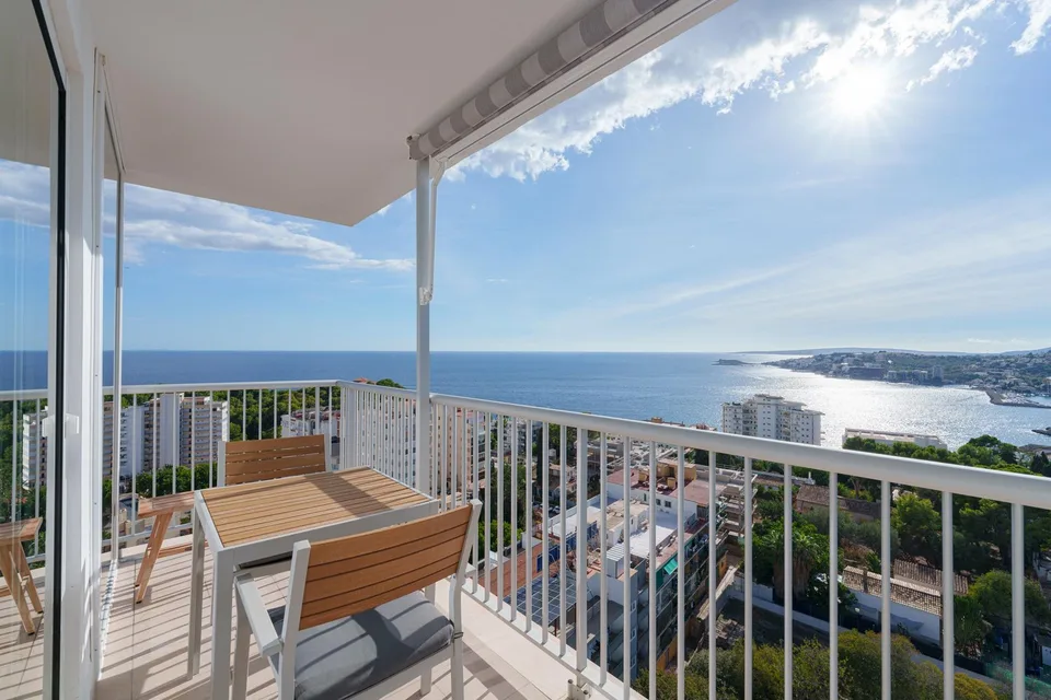 Exklusives Penthouse mit fantastischer 180 Grad-Meersicht in der Nähe des Königpalastes Marivent!