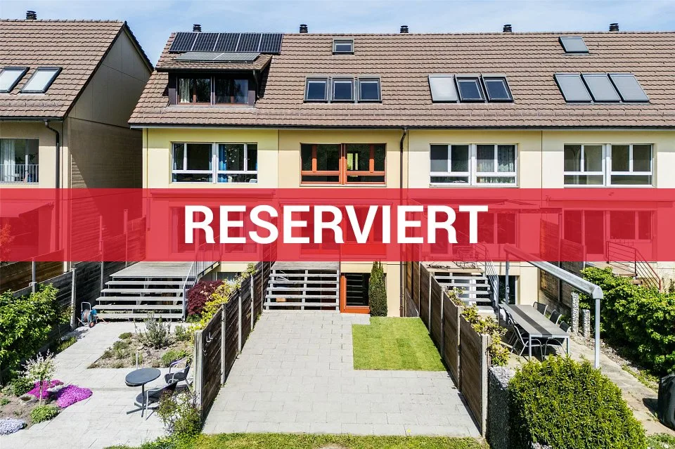 * * * RESERVIERT * * *