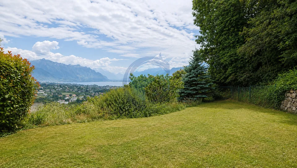 CHARMANTE VILLA MITOYENNE DE 5.5 PIÈCES AVEC VUE SUR LE LAC