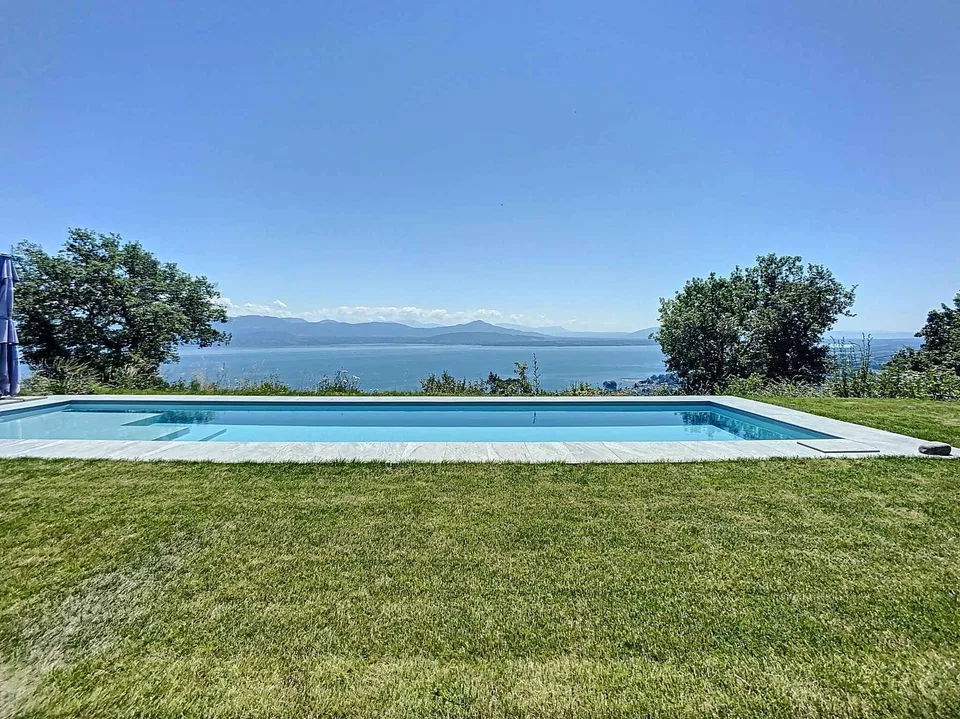 Schönes renoviertes Anwesen mit Pool und atemberaubendem Blick