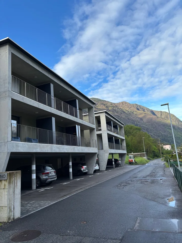 Investissement sûr - immeuble à revenu à Roveredo GR