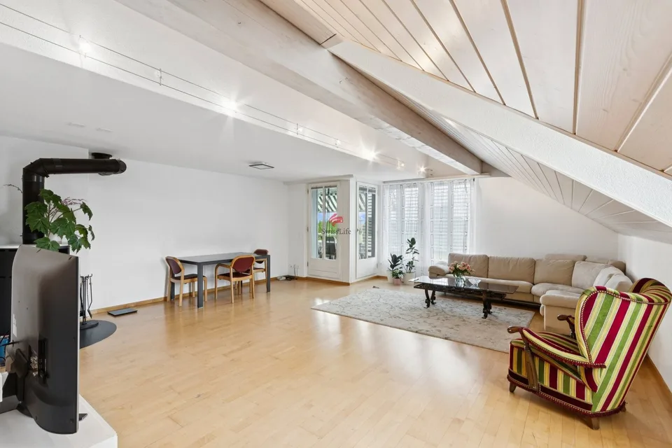 Maisonette in mansarda con vista panoramica e posizione soleggiata
