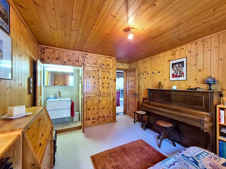 Charmantes 3.5-Zimmer-Wohnung, Chalet-Atmosphäre und Ski-in/Ski-out-Zugang
