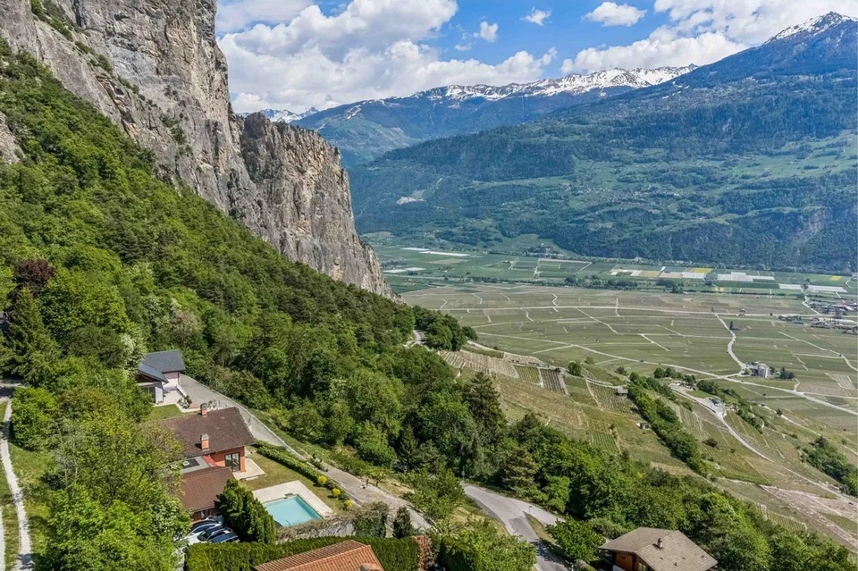 Villa von Ausnahme mit Pool und spektakulärer Aussicht auf das Tal