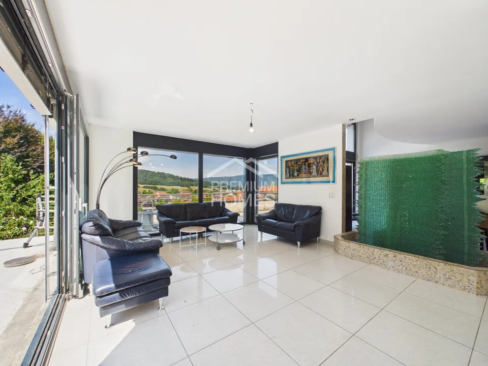Architecture, large volumes and exceptional panorama
