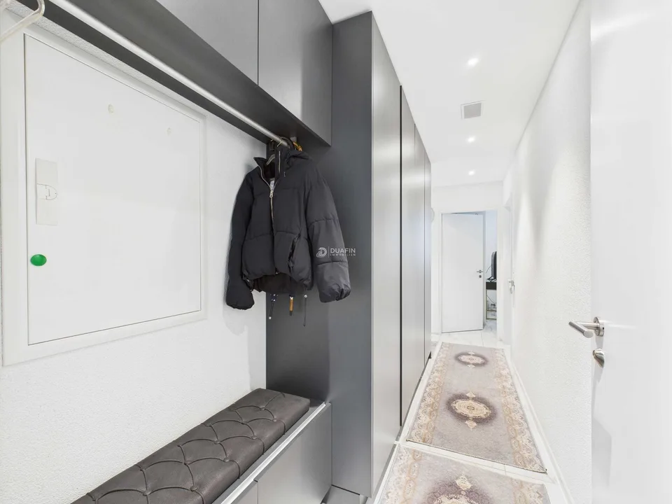 Moderne 4.5-Zi.-Wohnung mit Balkon & 2 TG in Ottenbach kaufen