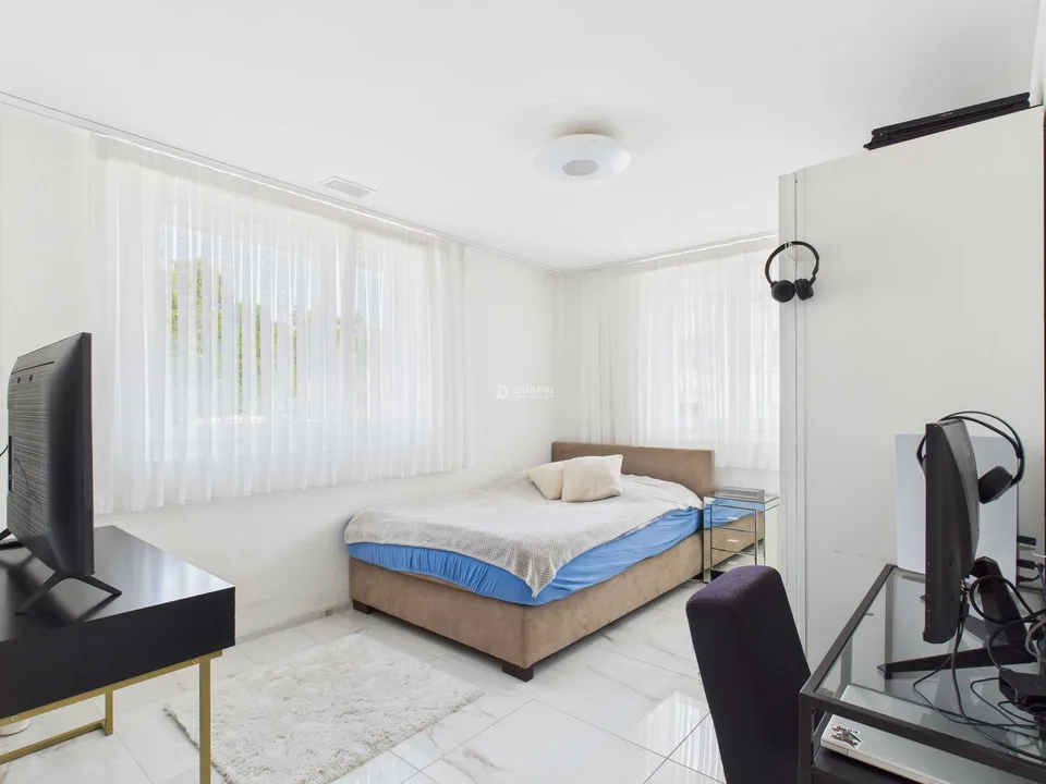 Moderne 4.5-Zi.-Wohnung mit Balkon & 2 TG in Ottenbach kaufen