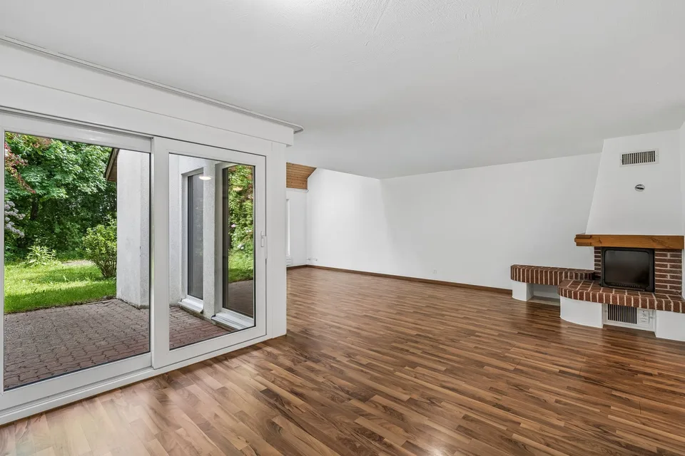 Ampia casa con giardino, camino e molta privacy