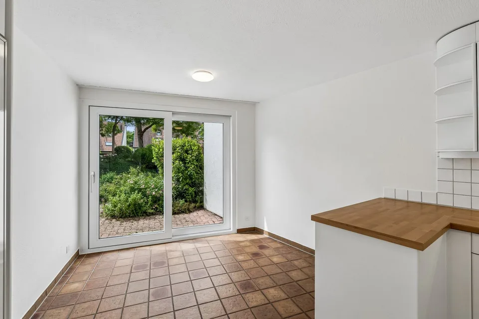 Ampia casa con giardino, camino e molta privacy