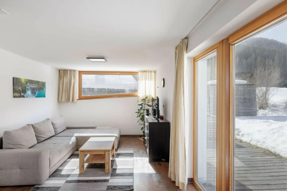 Ferienwohnung mit Sitzplatz in Gehdistanz zum Skigebiet Samnaun/Ischgl