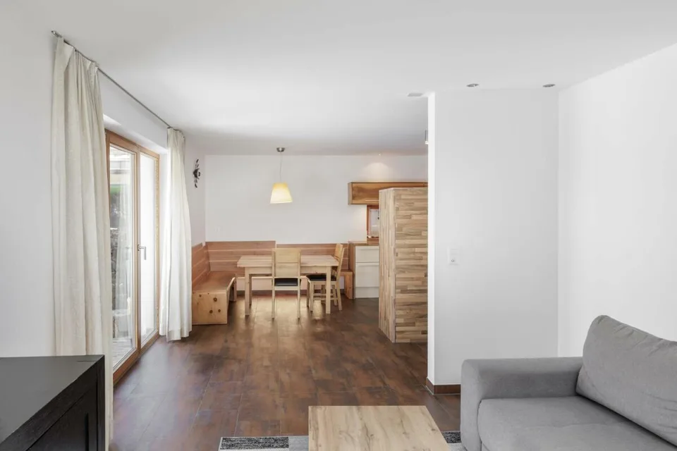 Appartamento di vacanza con area di soggiorno a distanza di cammino dalla stazione sciistica Samnaun/Ischgl