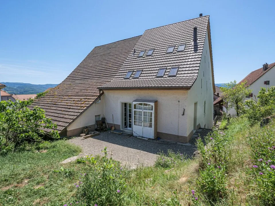 Vivere a contatto con la natura in una casa ristrutturata