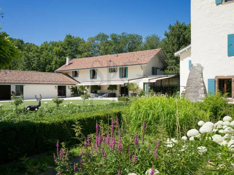 Splendide propriété du XVIIIe siècle au c?ur de la campagne genevoise