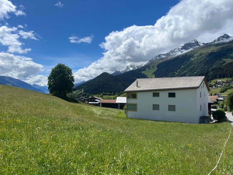 Appartamento moderno 3.5 locali con vista panoramica a Breil/Brigels