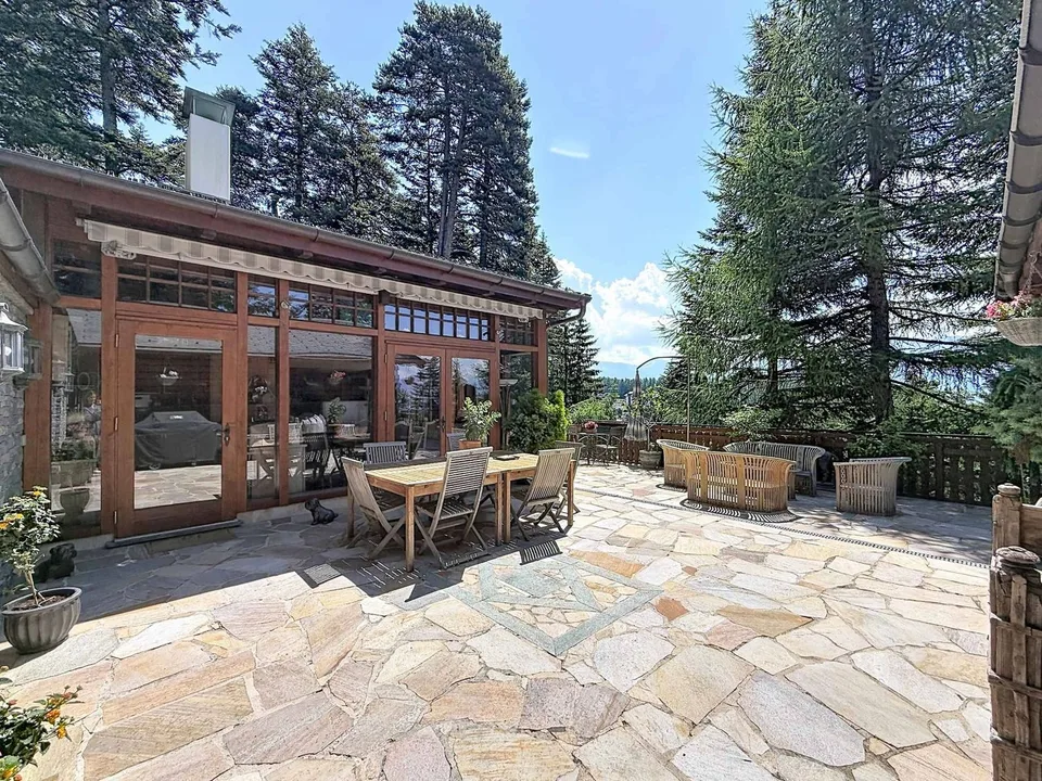 Prächtiges Chalet mit Pool und Spa, abgelegen