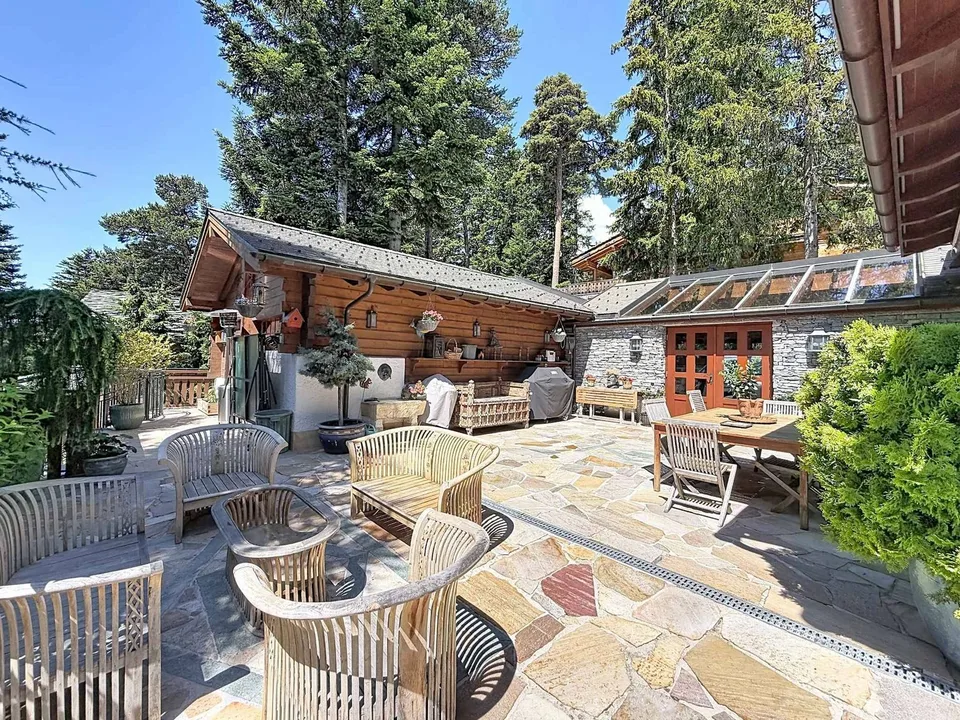 Prächtiges Chalet mit Pool und Spa, abgelegen