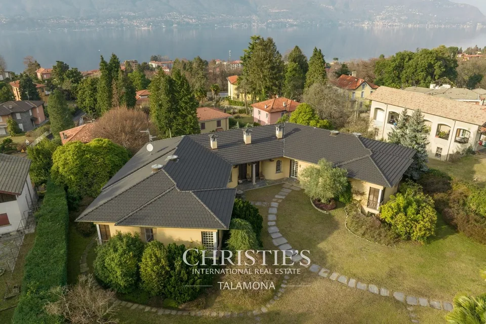 Exklusive Palladianische Villa mit Pool und Park ? Porto Valtravaglia – Foto 6 von 13
